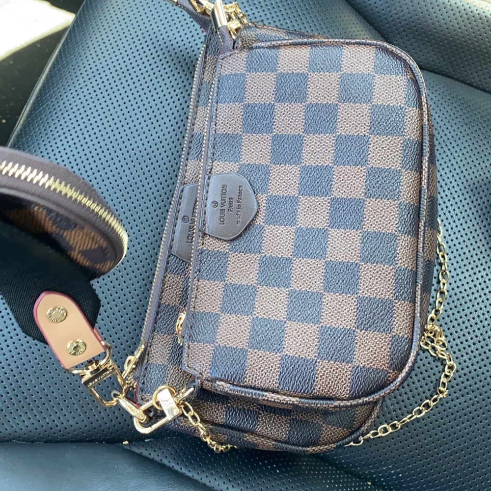 NON AUTHENTIC LV CROSSBODY